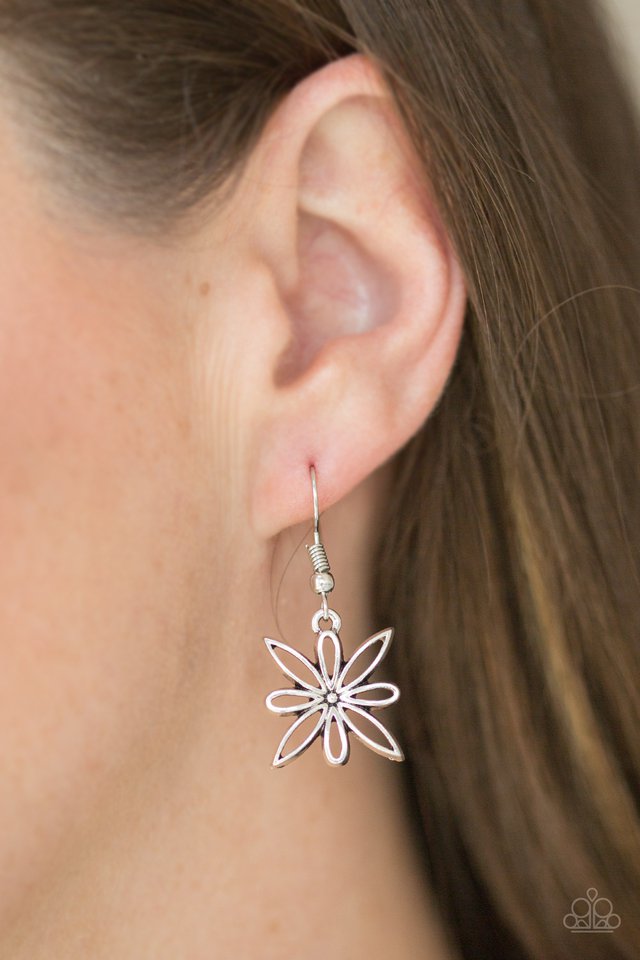 Paparazzi ♥ Decked Out In Daisies - White ♥ Necklace