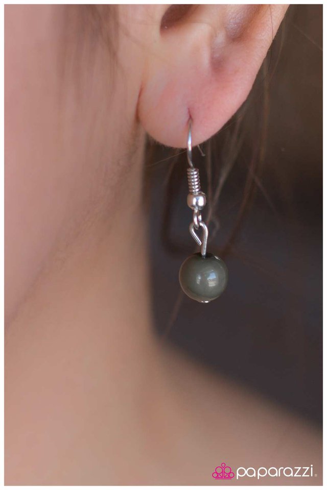 Paparazzi ♥ Worked Like a Charm - Green ♥ Necklace