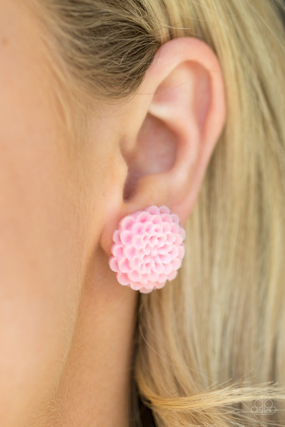 Paparazzi ♥ Dandelion Demure - Pink ♥  Post Earrings