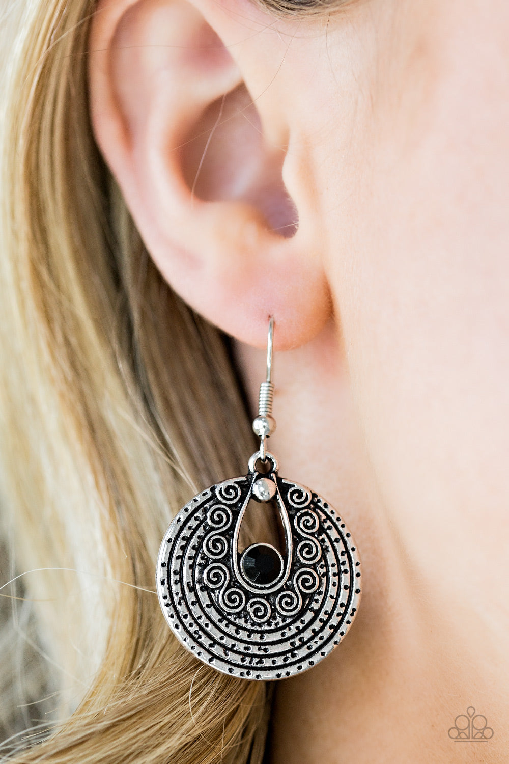 Paparazzi ♥ Majestically Mayan - Black ♥  Earrings