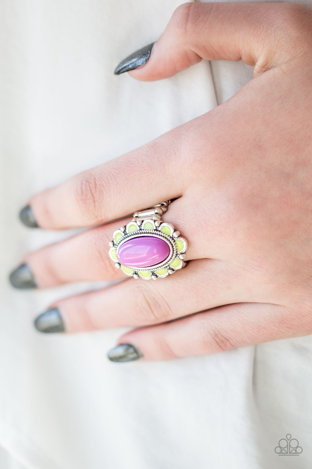 Paparazzi ♥ Beach Bloom - Green ♥  Ring