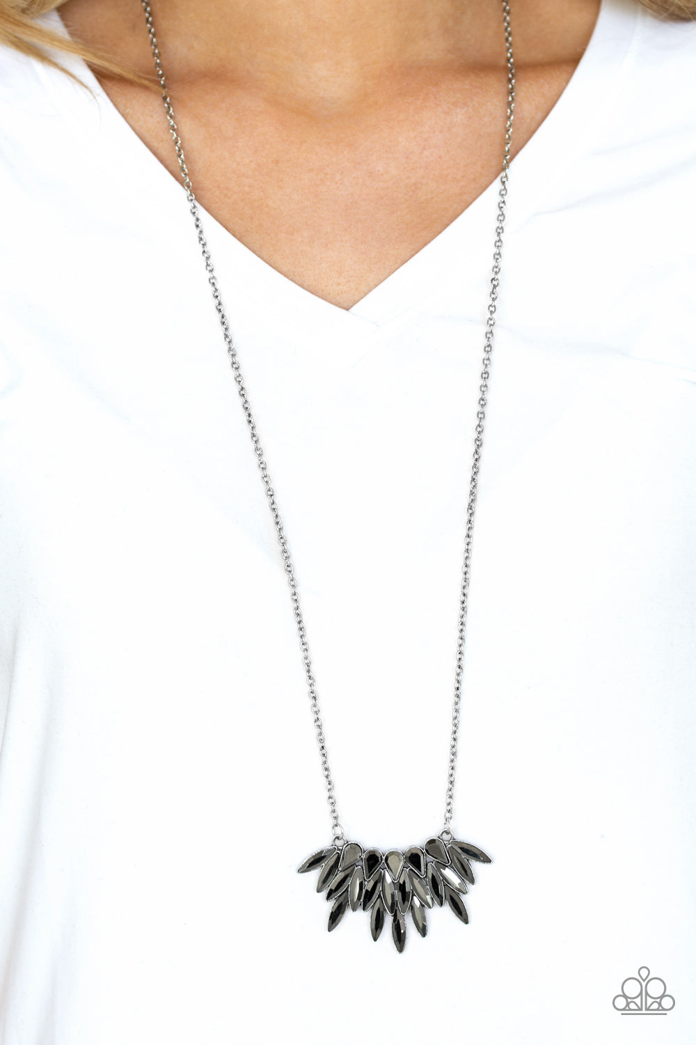 Paparazzi ♥ Crowning Moment - Silver ♥  Necklace