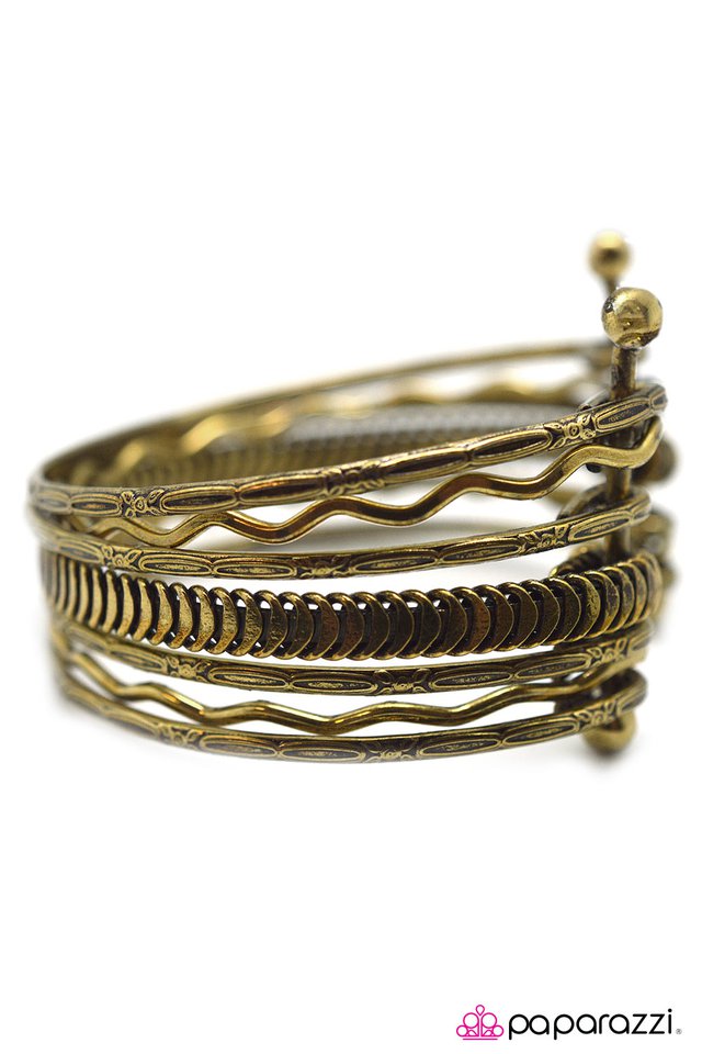 Paparazzi ♥ Stacked Against Me - Brass ♥ Bracelet