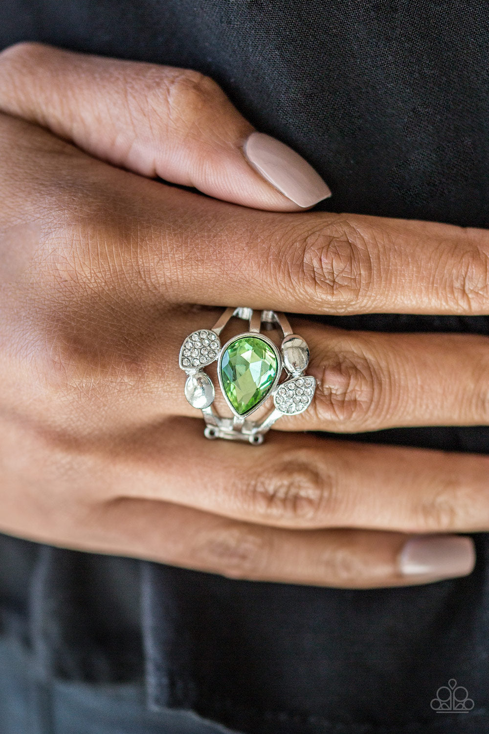 Paparazzi ♥ Regal Reign - Green ♥  Ring