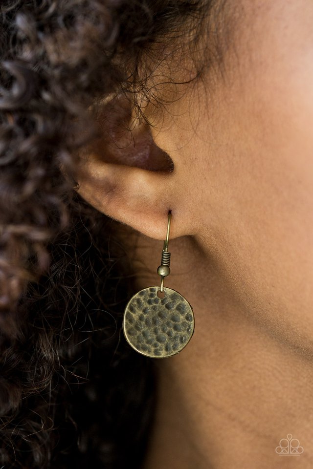 Paparazzi ♥ Treasure HUNTRESS - Brass ♥ Necklace