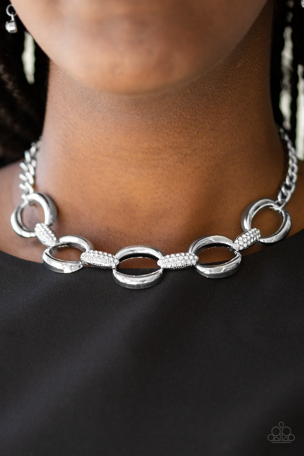 Paparazzi ♥ Boss Boulevard - White ♥  Necklace