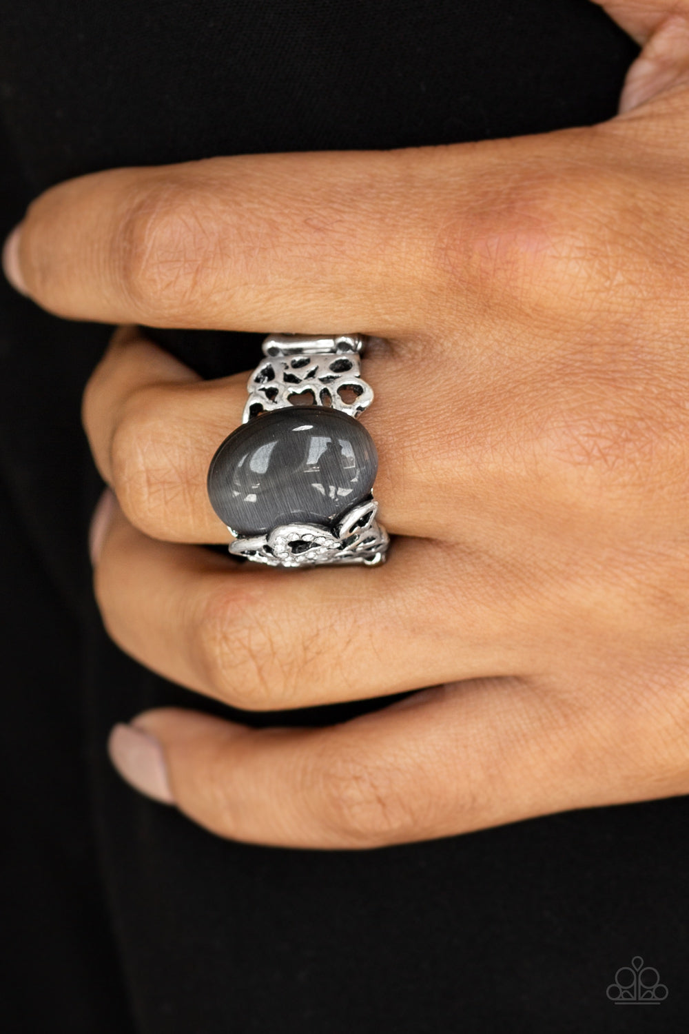 Paparazzi ♥ So In Love - Silver ♥  Ring