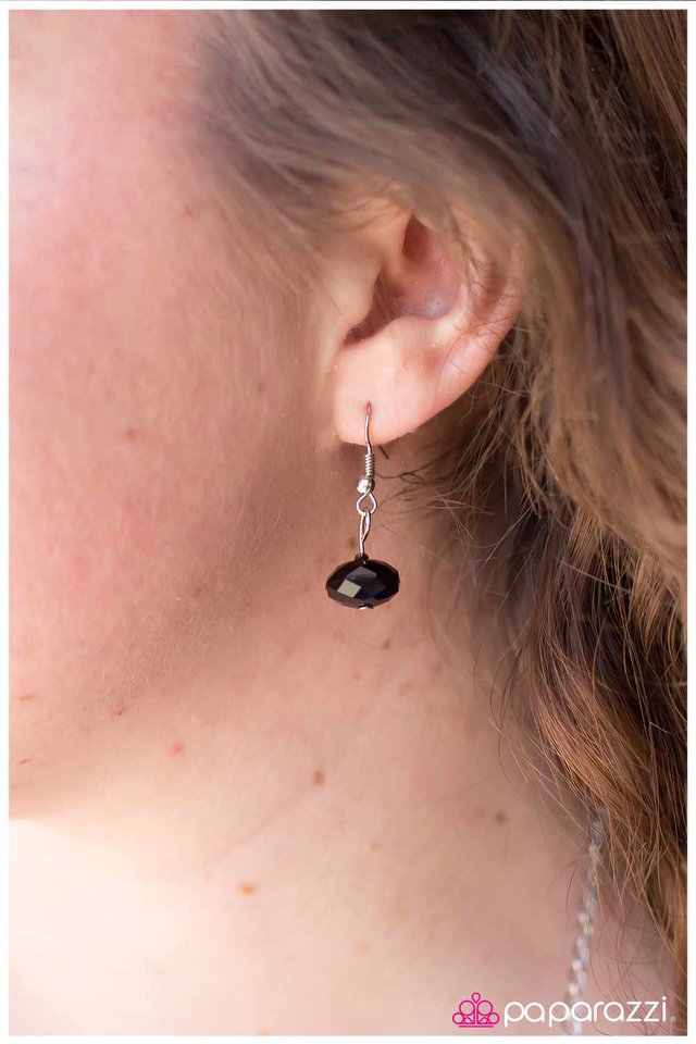 Paparazzi ♥ Otherwise Engaged - Black ♥ Necklace