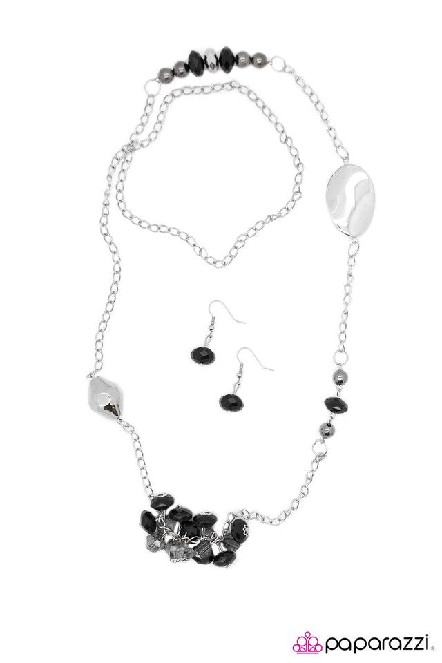 Paparazzi ♥ Otherwise Engaged - Black ♥ Necklace