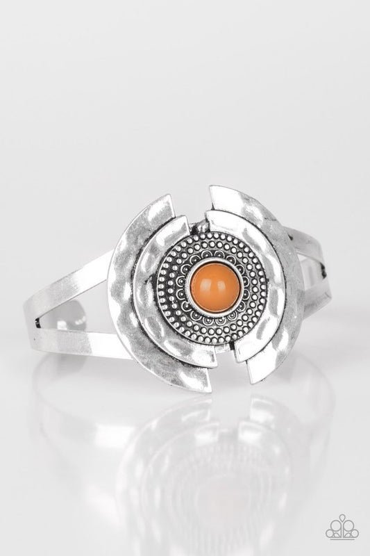 incredibly-indie-brown-p9tr-bnxx-026xx