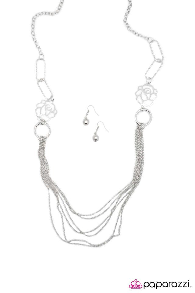 Paparazzi ♥ Get Off the Ground - Silver ♥ Necklace