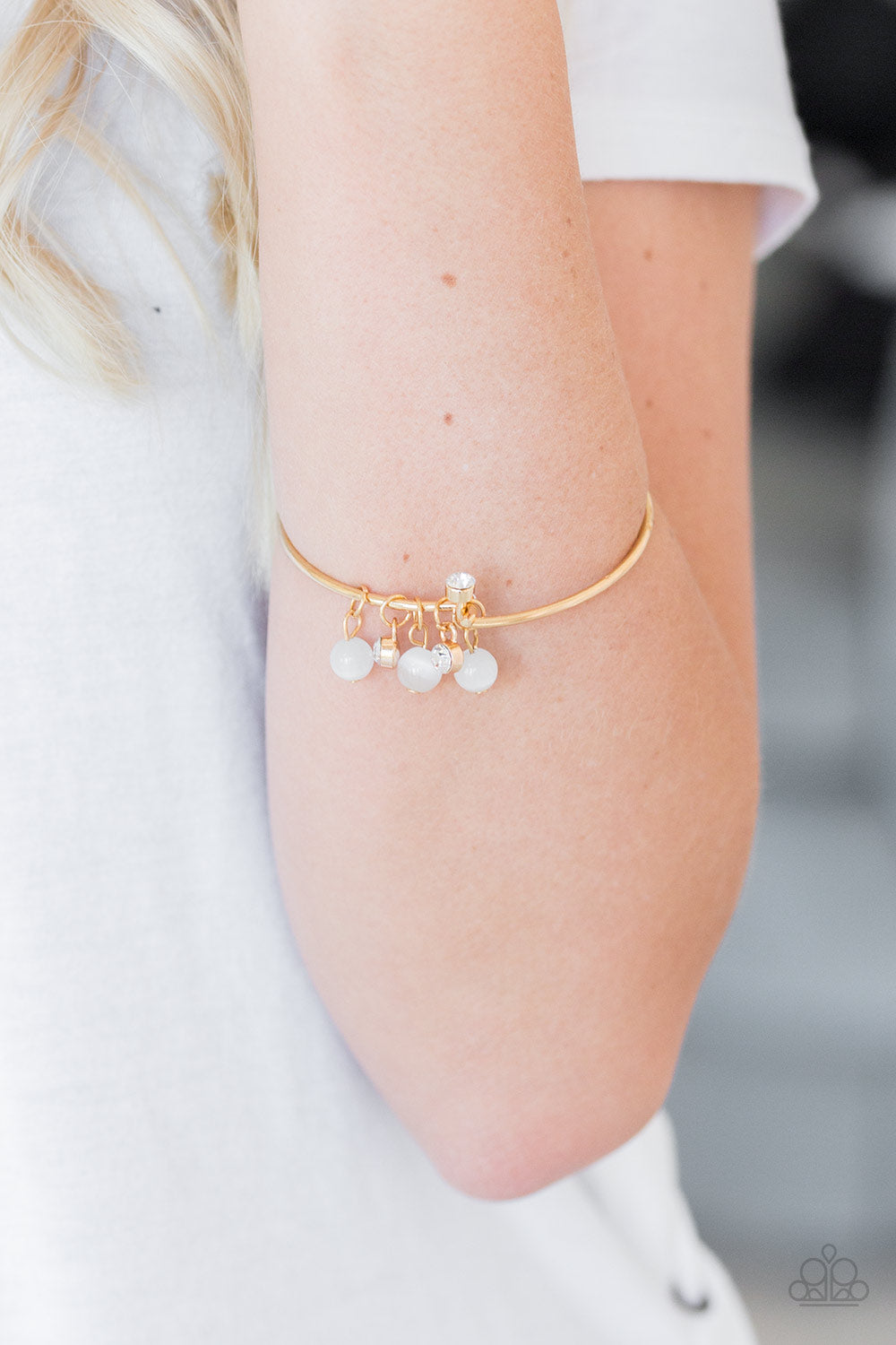 Paparazzi ♥ Marine Melody - Gold ♥  Bracelet