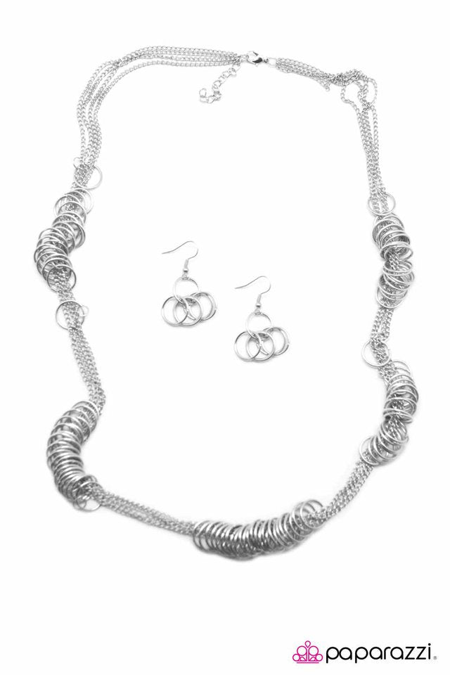 Paparazzi ♥ That Has A Nice Ring To It - Silver ♥ Necklace