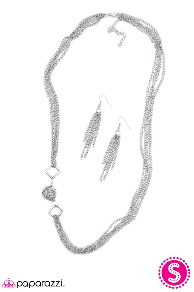 Paparazzi ♥ Thinking Outside the Box - Silver ♥ Necklace