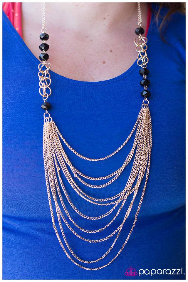 cloaked-in-confidence-p2re-gdbk-001xx