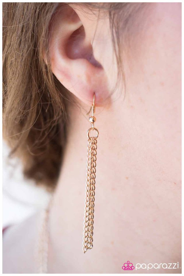 Paparazzi ♥ Cloaked In Confidence - Gold ♥ Necklace