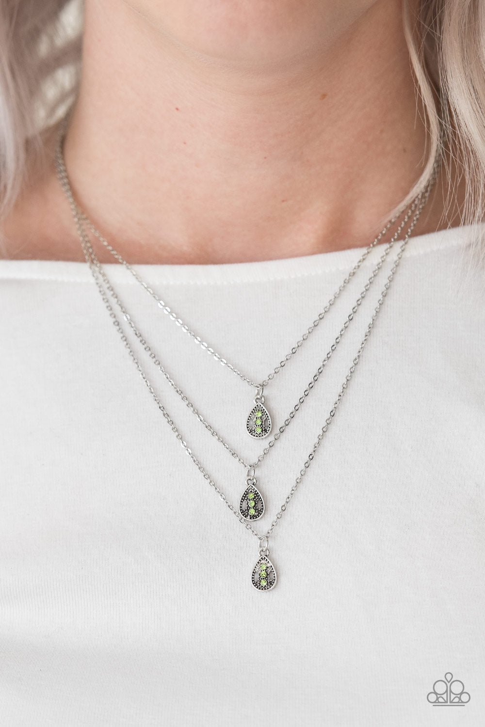 Paparazzi ♥ Radiant Rainfall - Green ♥  Necklace