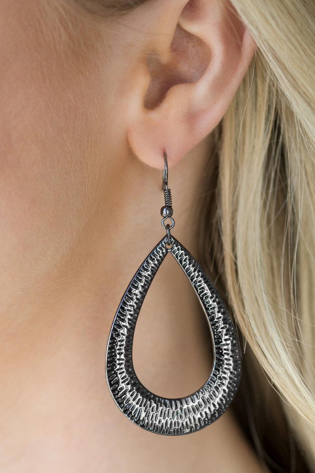 Paparazzi ♥ Straight Up Shimmer - Black ♥ Earrings