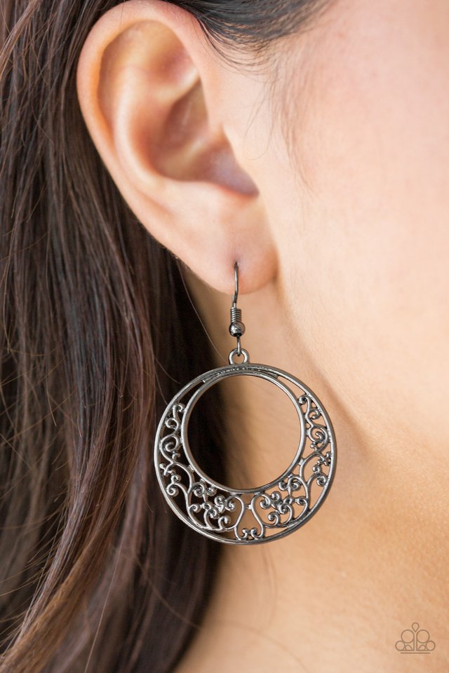 Paparazzi ♥ Newport Nautical - Black ♥ Earrings