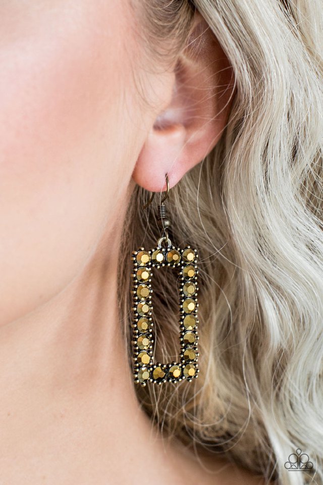 Paparazzi ♥ Mirror, Mirror - Brass ♥ Earrings
