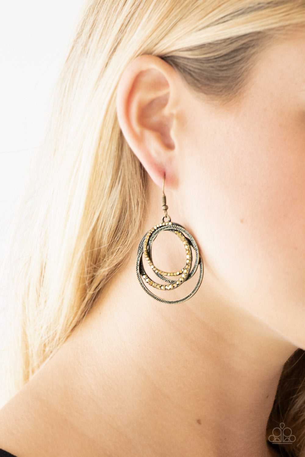 Paparazzi ♥ Elegantly Entangled - Brass ♥  Earrings