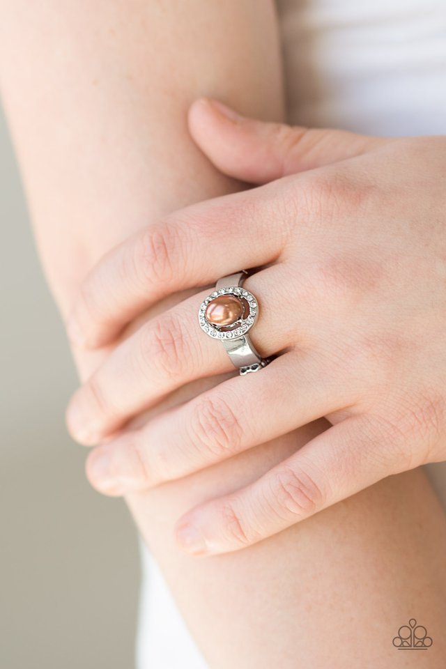 Paparazzi ♥ Upper Uptown - Brown ♥ Ring