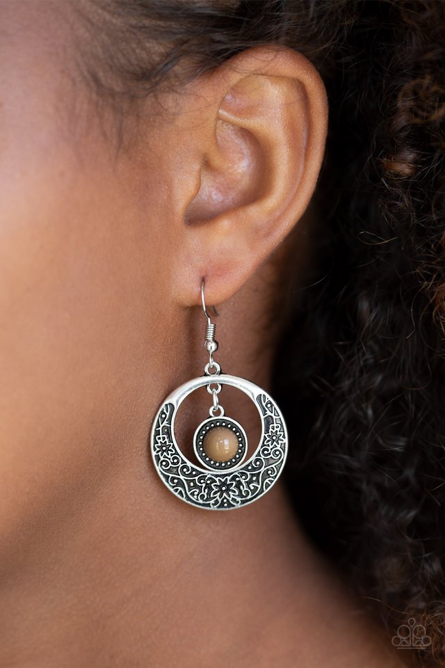 Paparazzi ♥ Wandering Waikiki - Brown ♥ Earrings