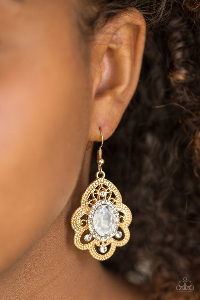 Paparazzi ♥ Reign Supreme - Gold ♥ Earrings