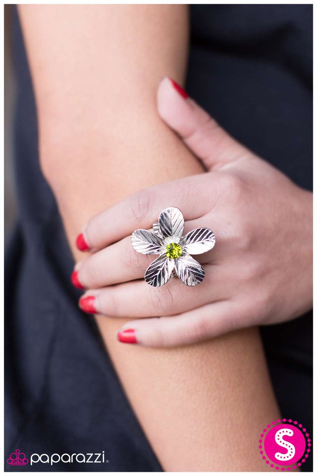 i-am-an-island-green-p4wh-grxx-006xx