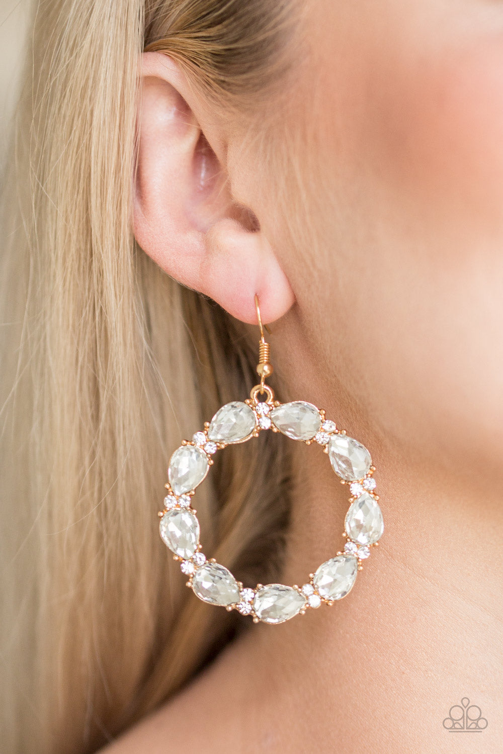 Paparazzi ♥ Ring Around The Rhinestones - Gold ♥  Earrings