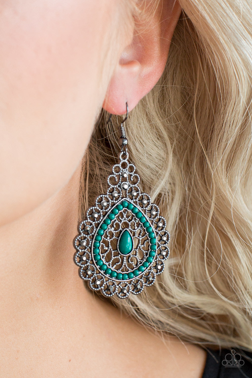 Paparazzi ♥ Carnival Courtesan - Green ♥  Earrings