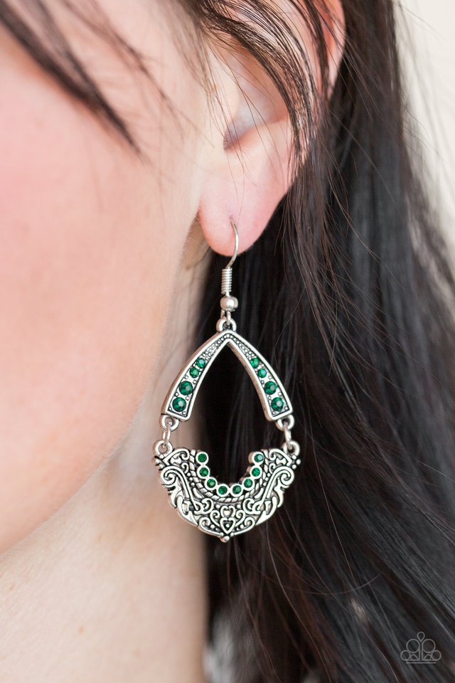 Paparazzi ♥ Royal Engagement - Green ♥ Earrings