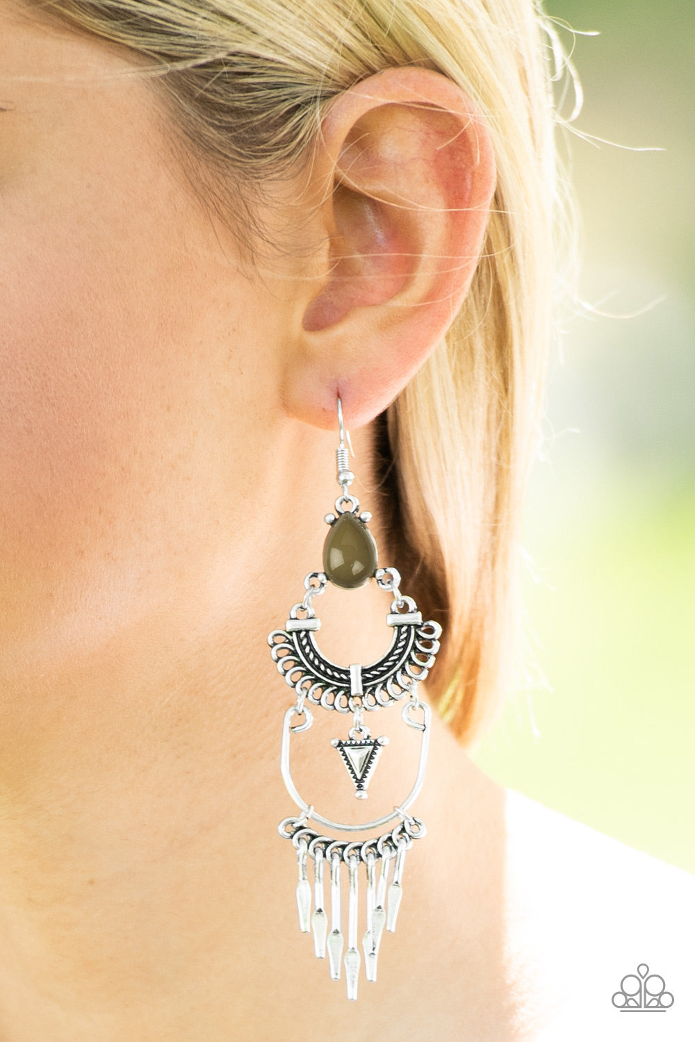 Paparazzi ♥ Progressively Pioneer - Green ♥  Earrings