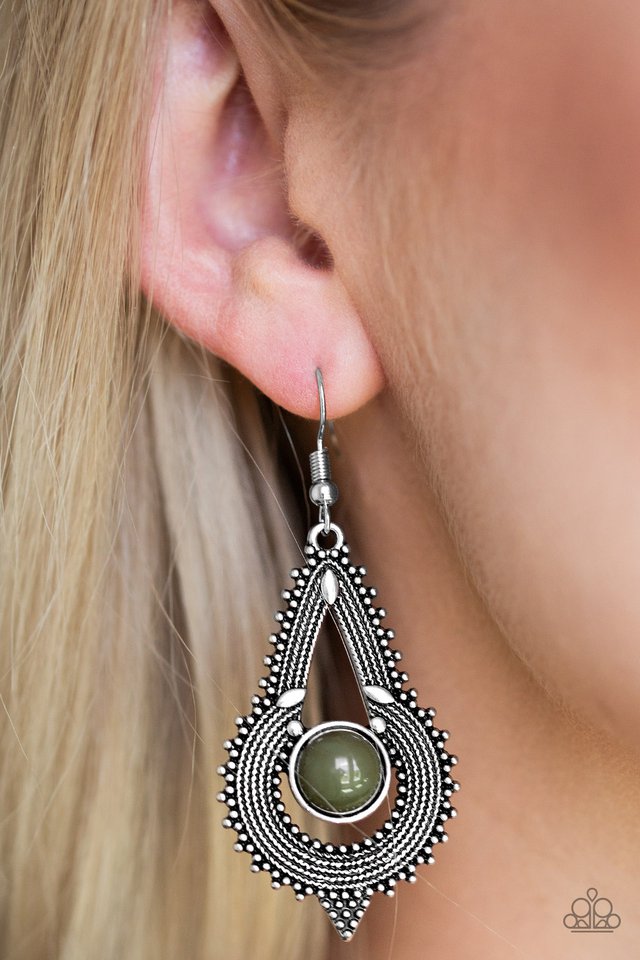 Paparazzi ♥ Zoomin Zumba - Green ♥ Earrings