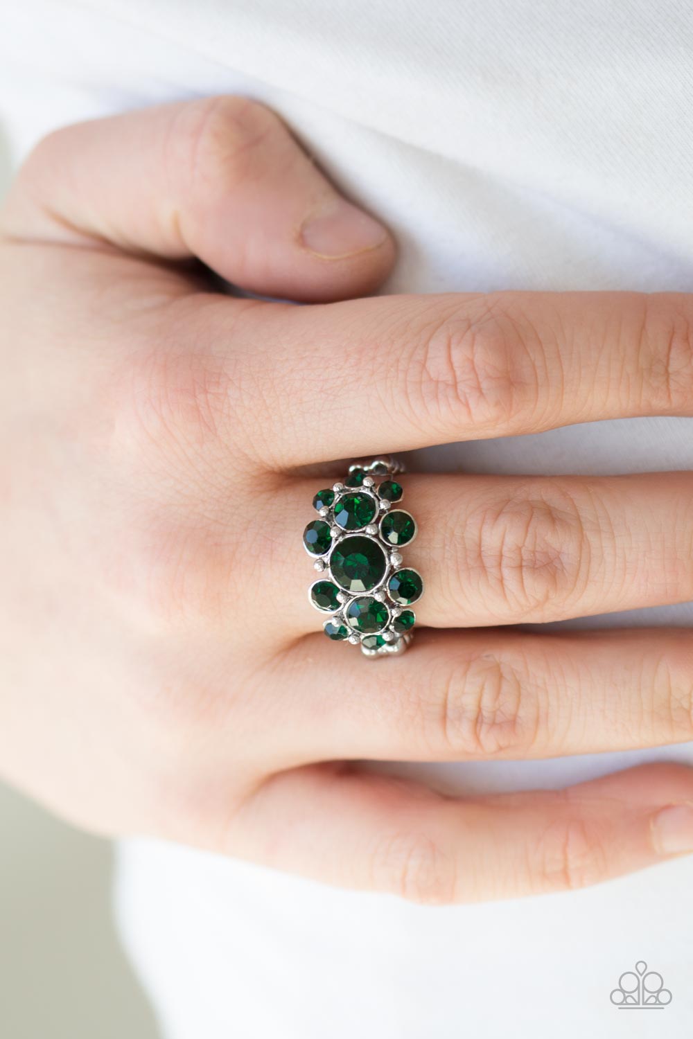 Paparazzi ♥ Billion Dollar Bombshell - Green ♥  Ring
