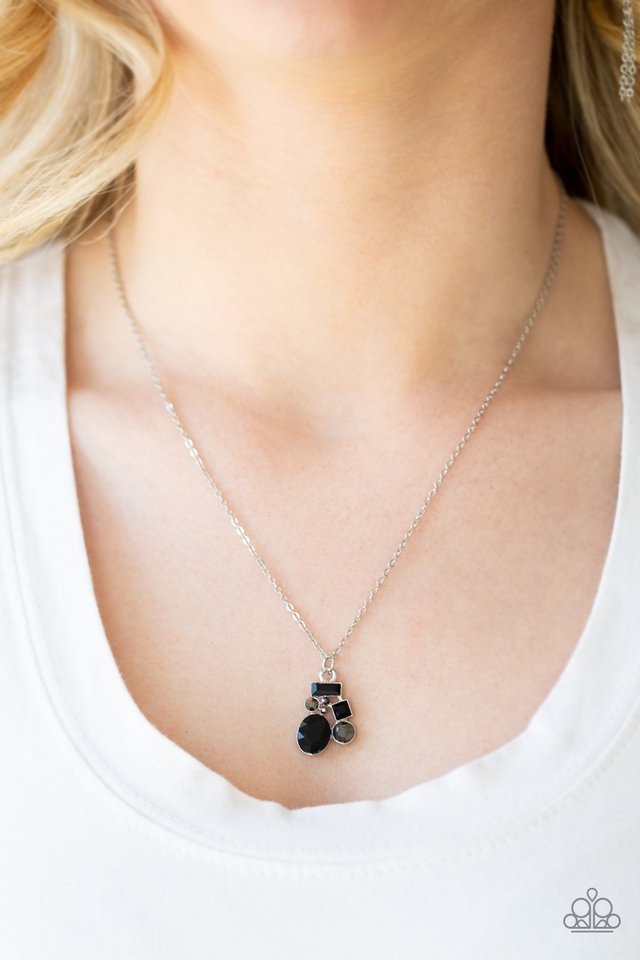 Paparazzi ♥ Time To Be Timeless - Black ♥ Necklace