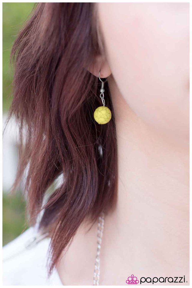 Paparazzi ♥ Smooth Sailing - Yellow ♥ Necklace