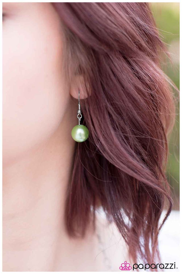 Paparazzi ♥ It Goes To Show... - Green ♥ Necklace