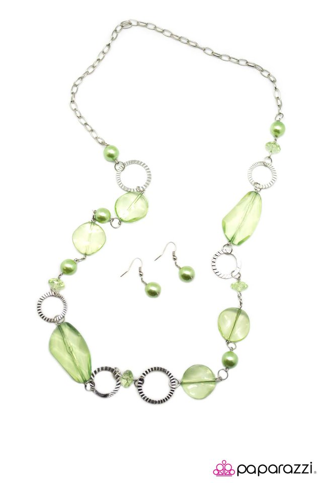 Paparazzi ♥ It Goes To Show... - Green ♥ Necklace