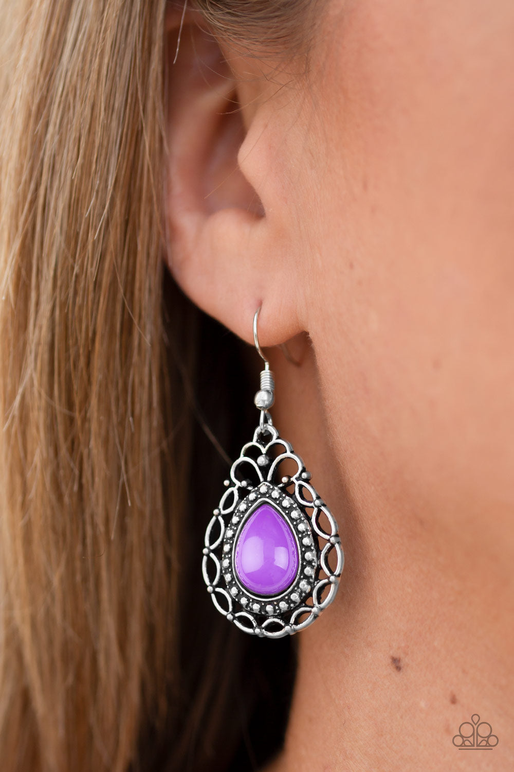 Paparazzi ♥ Flirty Finesse - Purple ♥  Earrings