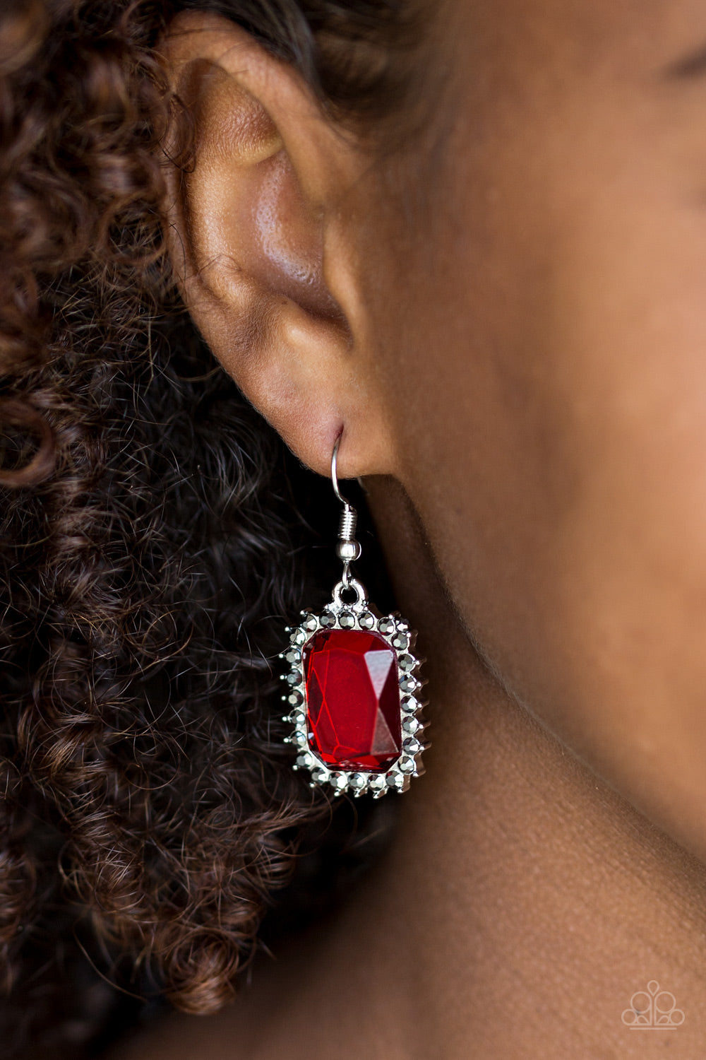 Paparazzi ♥ Downtown Dapper - Red ♥  Earrings