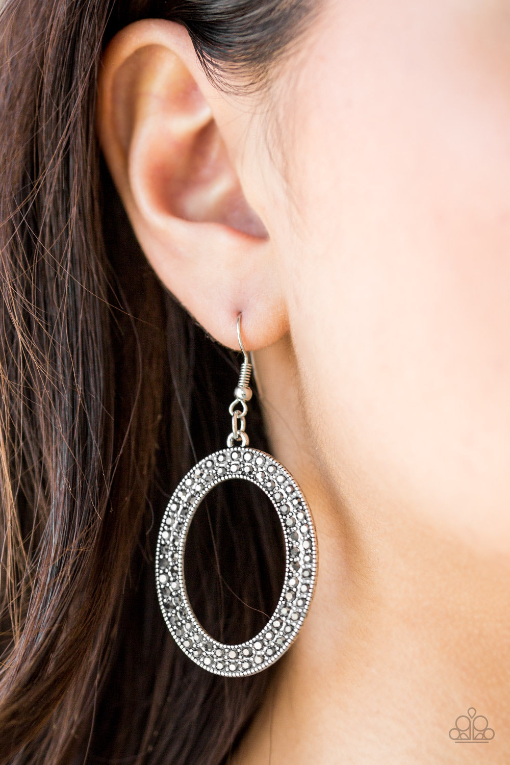 Paparazzi ♥ Go Down In Glitter - Silver ♥  Earrings