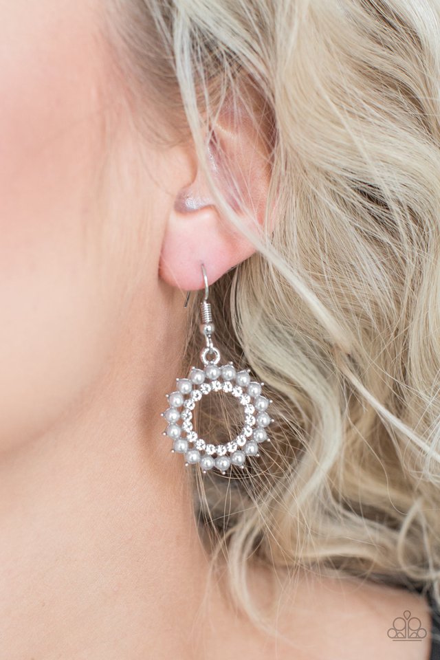 Paparazzi ♥ Wreathed In Radiance - Silver ♥ Earrings