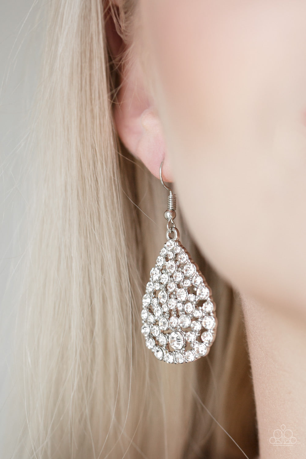 Paparazzi ♥ Sparkle Brighter - White ♥ Earrings