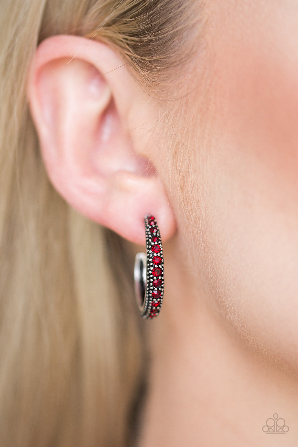 Paparazzi ♥ Twinkling Tinseltown - Red ♥  Earrings