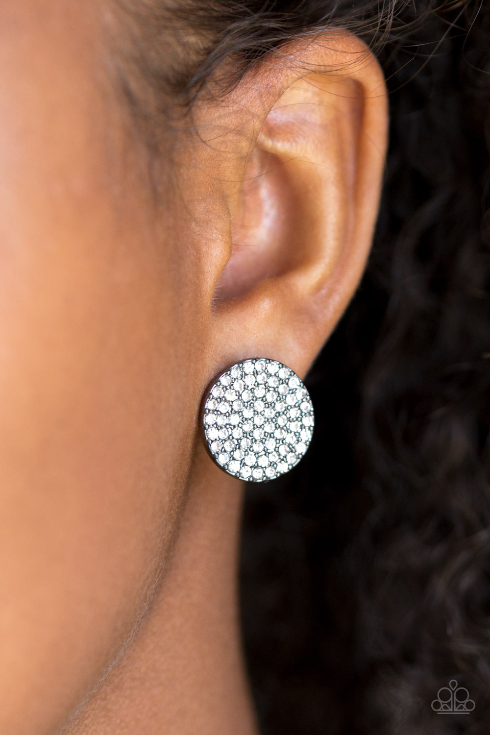 Paparazzi ♥ Radiant Ripples - Black ♥  Post Earrings