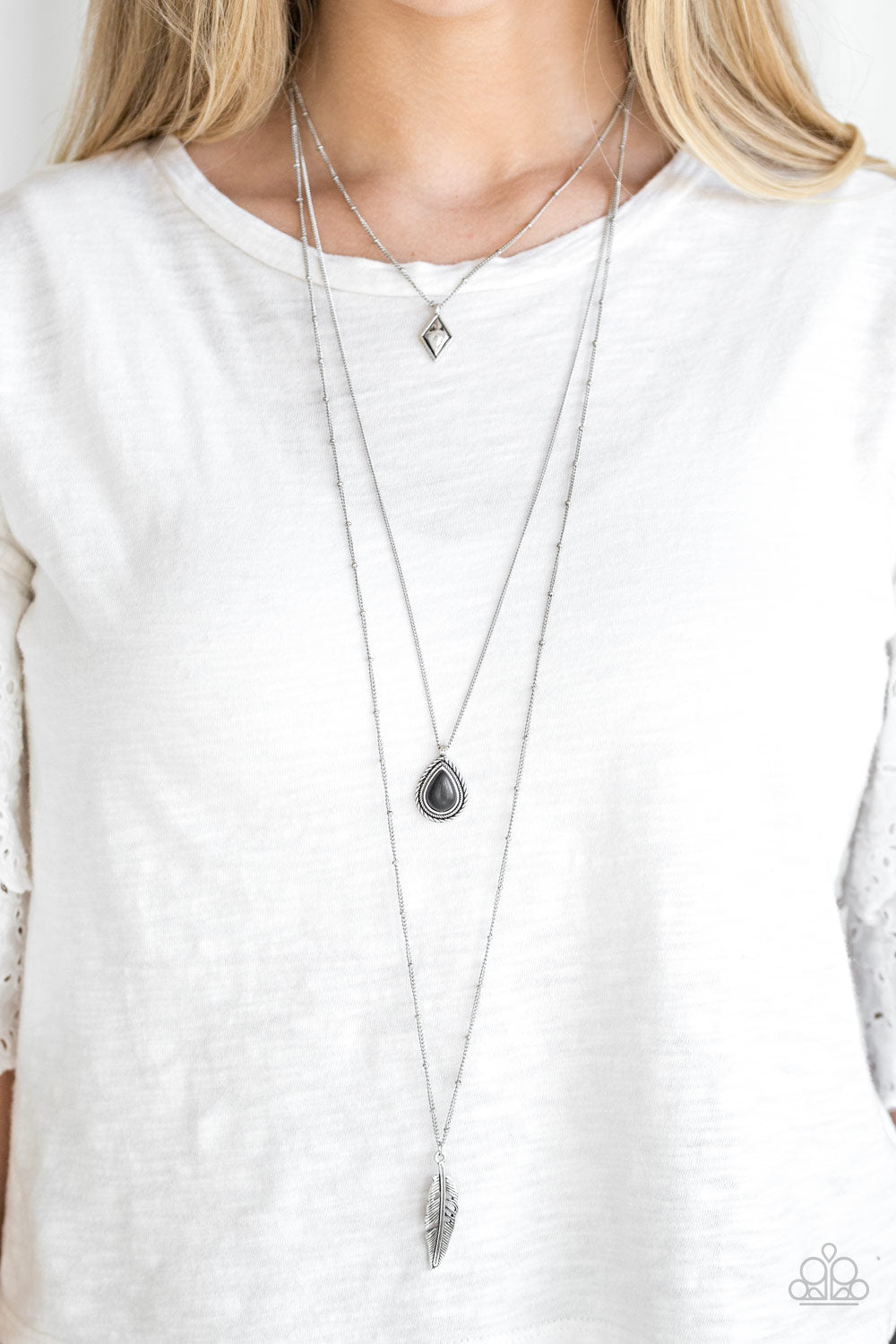 Paparazzi ♥ Fly The Coop - Black ♥  Necklace