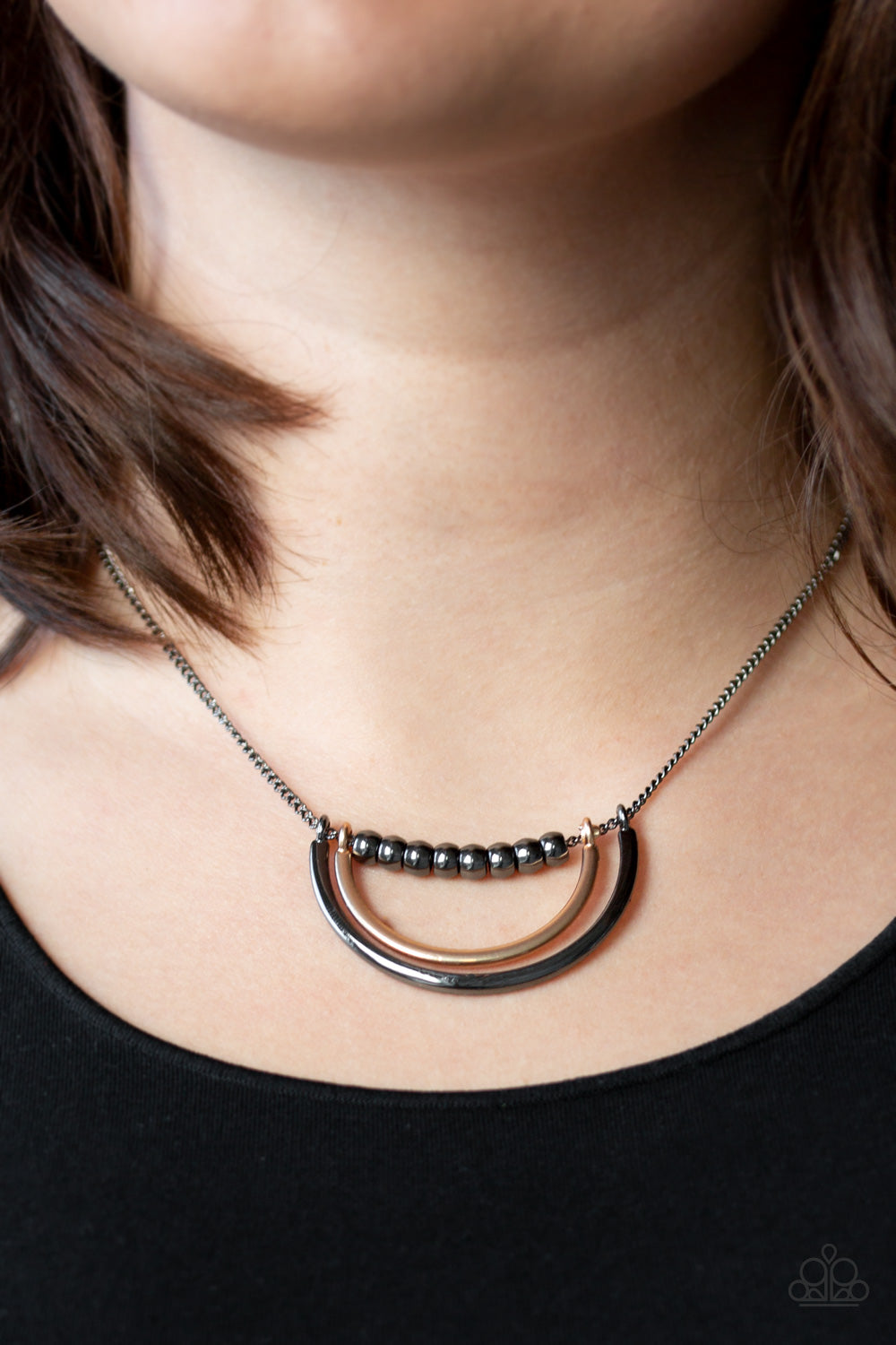 Paparazzi ♥ Artificial Arches - Black ♥  Necklace