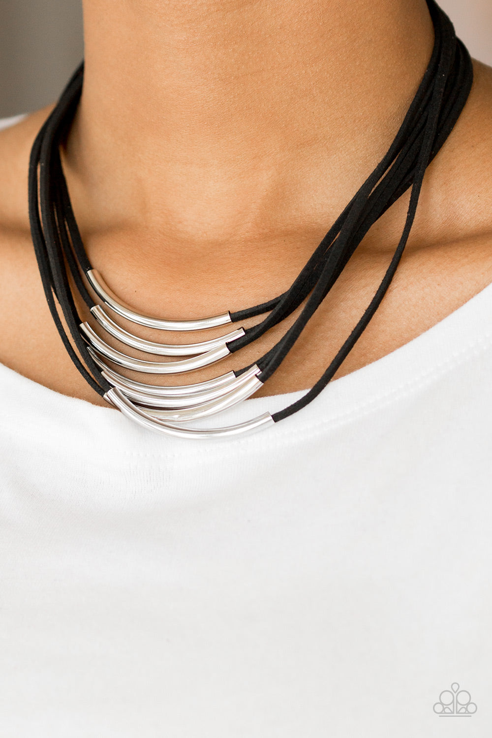 Paparazzi ♥ Walk The WALKABOUT - Black ♥  Necklace