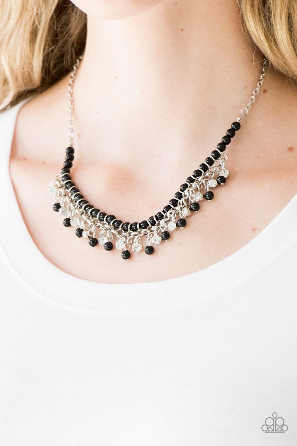 Paparazzi ♥ A Touch of CLASSY - Black ♥  Necklace